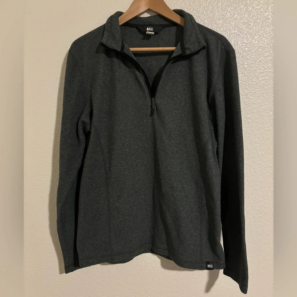 REI Men’s Charcoal Gray Half Zip Fleece Pullover Size Medium | hiking | comfy